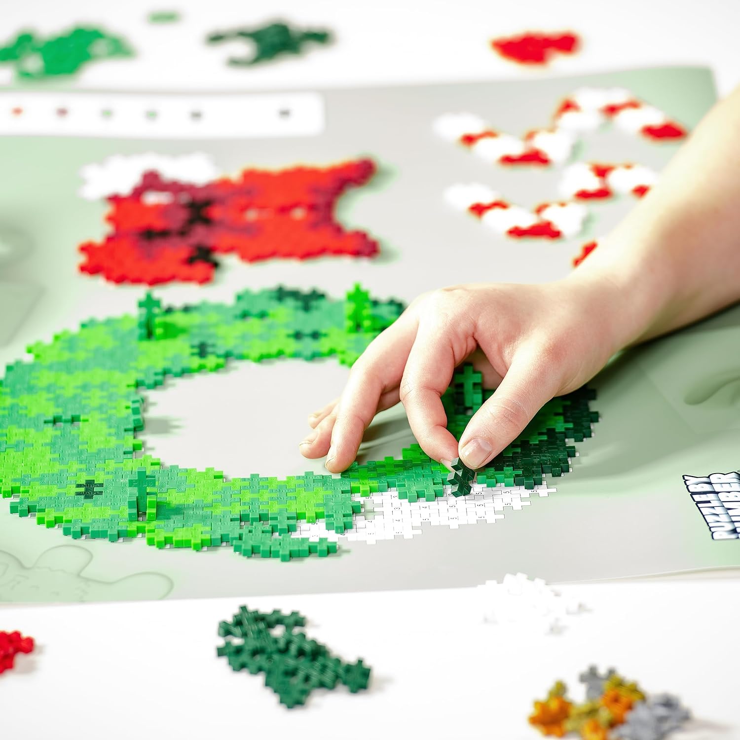 Holiday Wreath 500 Piece