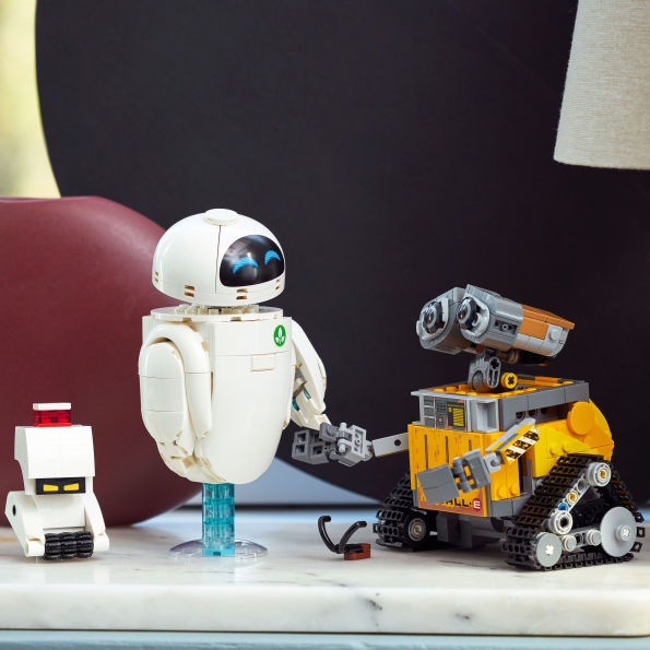 Wall-E and Eve